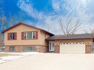 1500 Lark Ave, Saint Paul, MN 55109