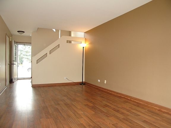 5th image of 221 Port Royal Cir #221