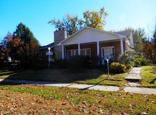 300 N 21st St, Herrin, IL 62948