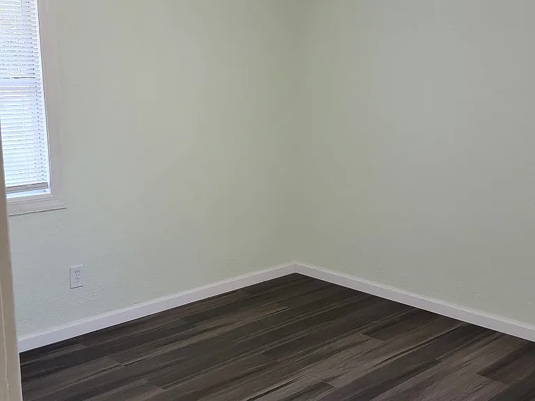 102 Grove St — Photo 7