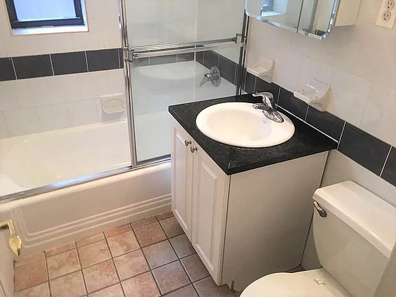 5th image of 150 W 21st St #6U