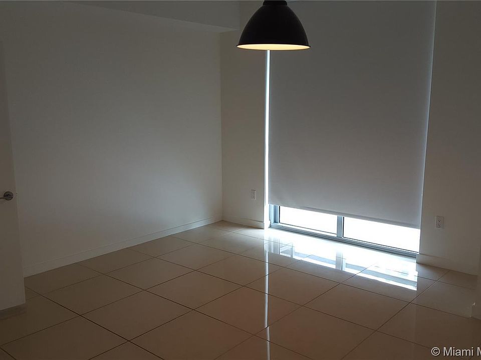 2nd image of 1111 SW 1st Ave #112