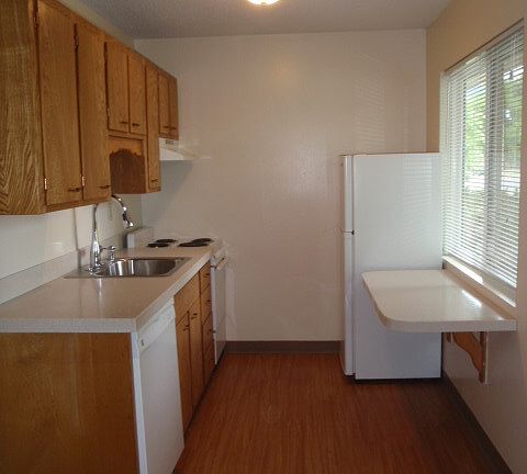3rd image of 436 Ford St APT 104