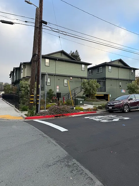 Building Photo - 901 Estudillo St #7