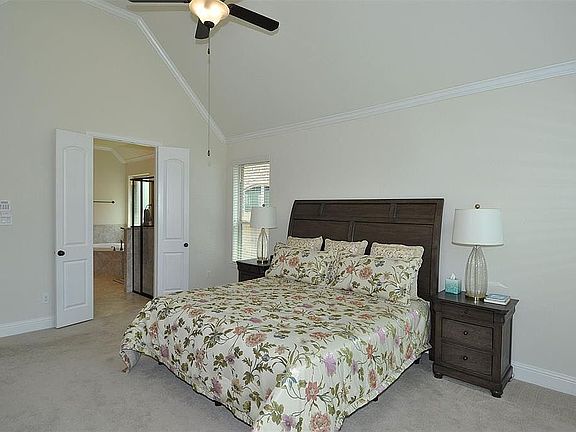 3rd image of 3326 Pleasant Hollow Ln