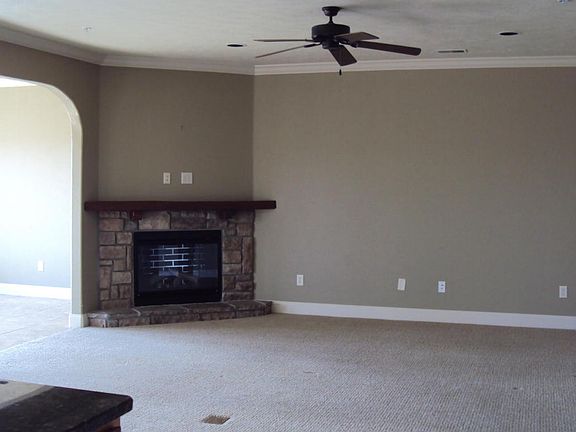 4th image of 31 Royal Vista Dr