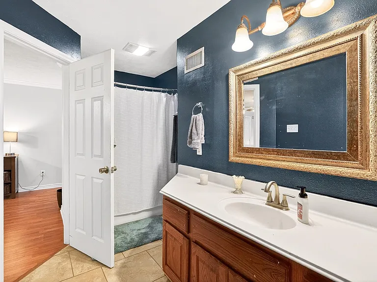 1308 Roanoke Ct — Photo 16