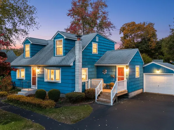 13 Riverside Drive, Hudson, NH 03051