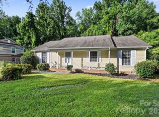 2726 Meadowcliff Dr, Charlotte, NC 28215
