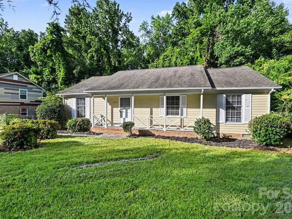 2726 Meadowcliff Dr, Charlotte, NC 28215