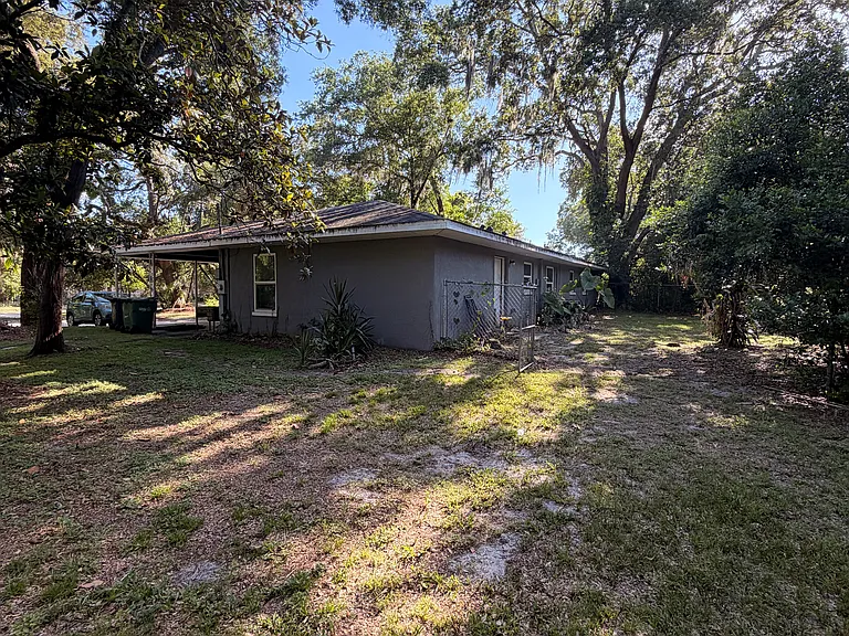 305 W Country Club Dr — Photo 16