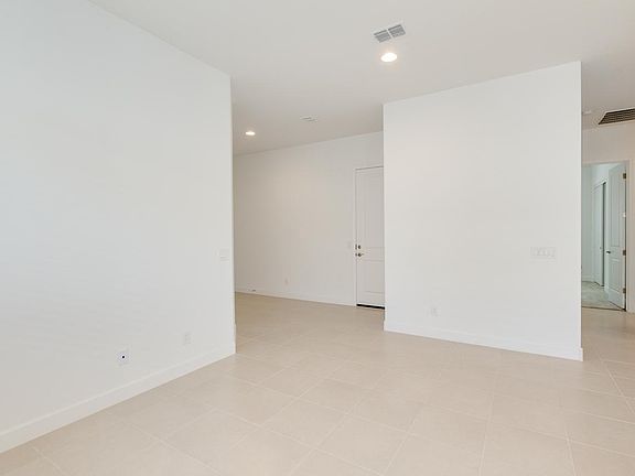 3rd image of 427 W Golden Aspen Dr