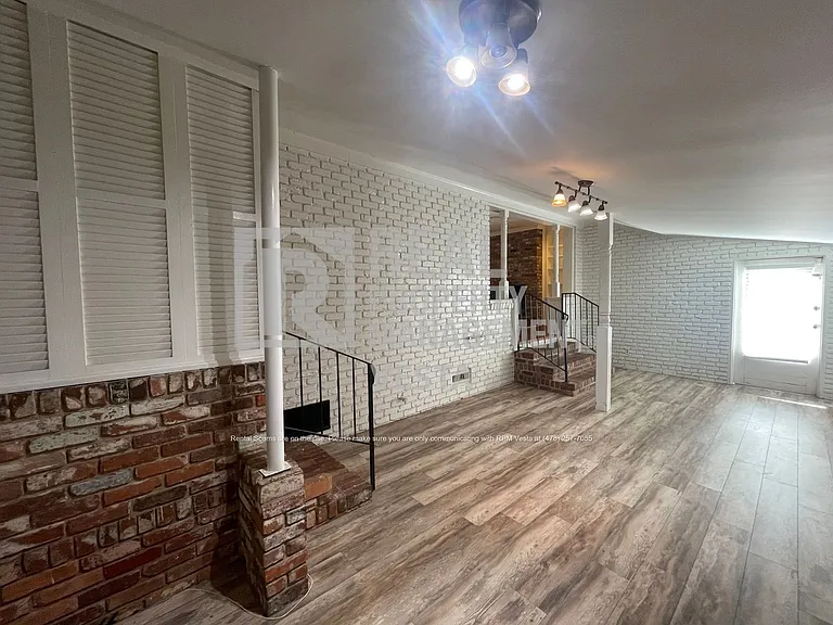 240 Candler Dr — Photo 16