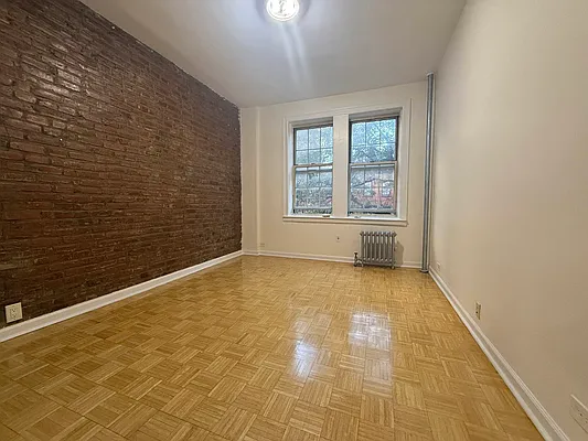 Rented by Manhattan Realty Group | media 3