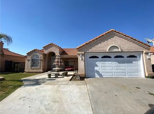 618 Periwinkle Ln, Perris, CA 92571