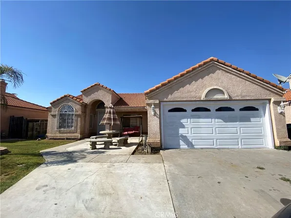 618 Periwinkle Ln, Perris, CA 92571