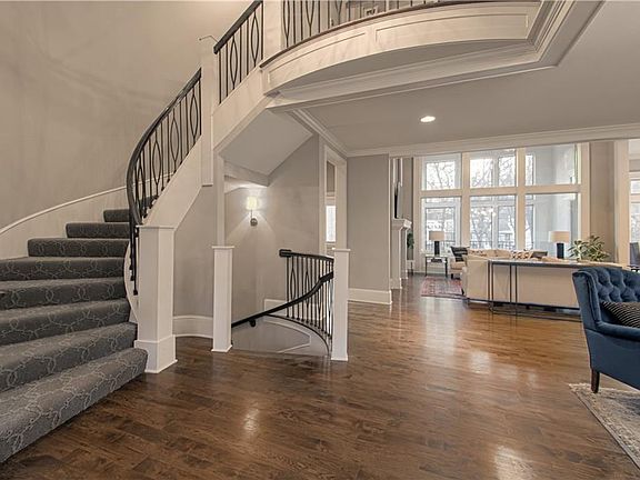 4th image of 2813 W 91st St