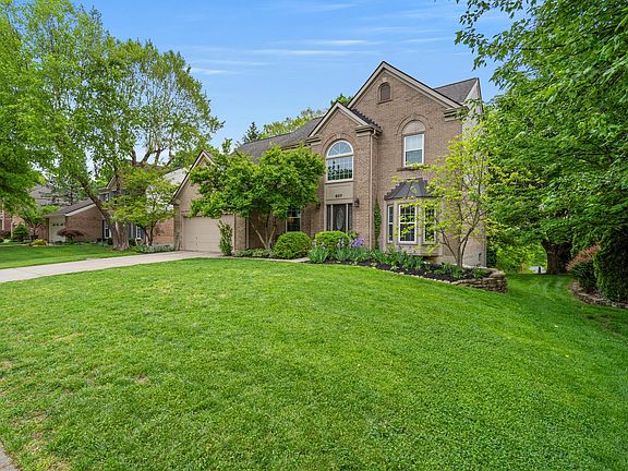 3rd image of 807 Twilight Dr