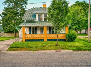 109 S 2nd St, Marshall, IL 62441