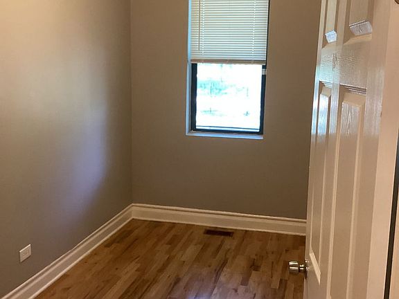 4th image of 5912 S King Dr