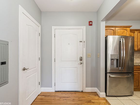 5th image of 902 N 5th St APT 303