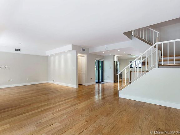 5th image of 2600 Cardena St #1