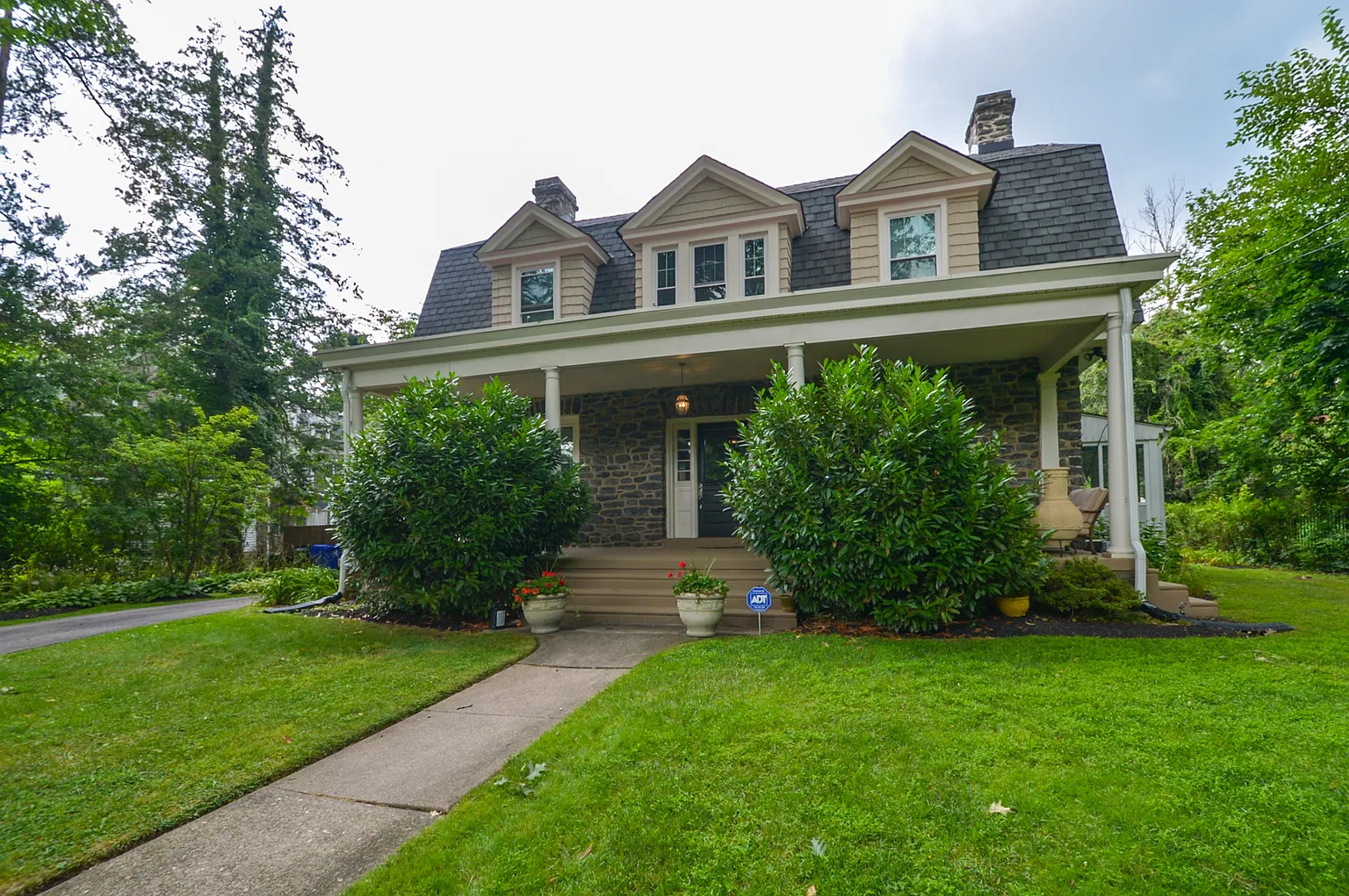 7402 Mountain Ave photo 1