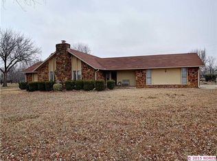 10912 E Canyon Oaks Cir, Claremore, OK 74017
