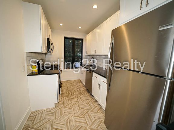 3rd image of 25-39 22nd St #1G