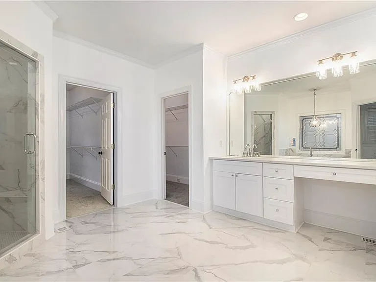 960 Landmark Dr — Photo 17