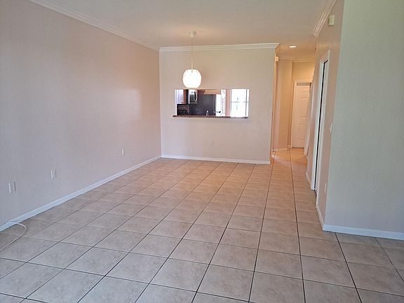 5th image of 2724 SW 82nd Ave
