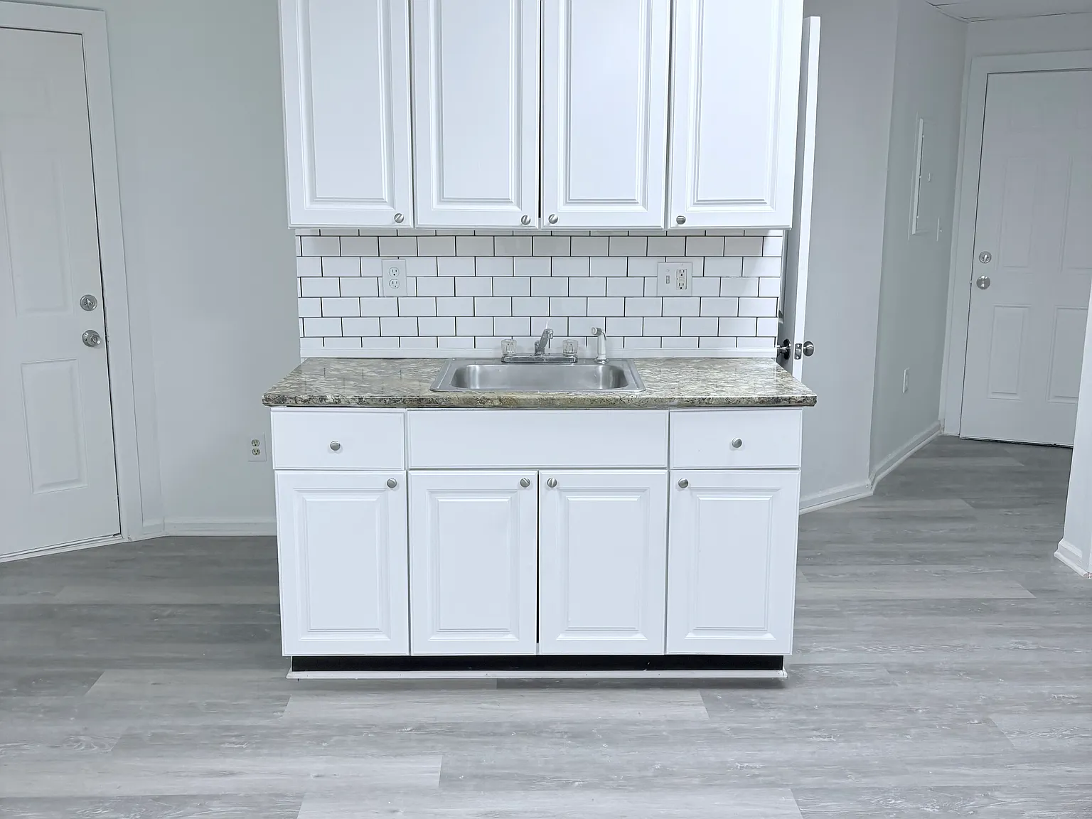 3 bed, 1100 sqft, $1,850 — Photo 1