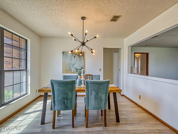 5th image of 6307 CRANBERRY Lane W