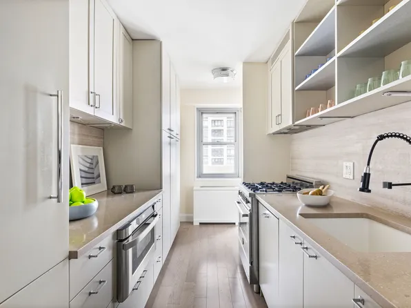 100 West 93rd Street image 4 of 12