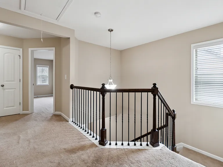 1190 Hampton Oaks Dr — Photo 17