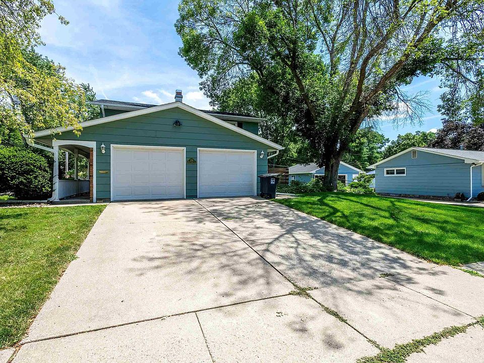 206 27th Ave, Moline, IL 61265 Zillow