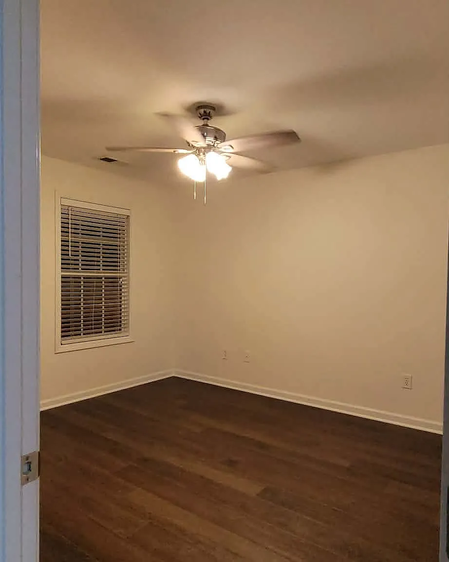 5 bed, 3035 sqft, $3,100 — Photo 4