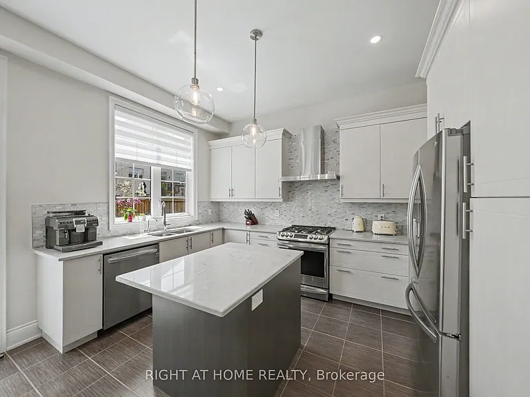 5 Rossini Dr — Photo 5