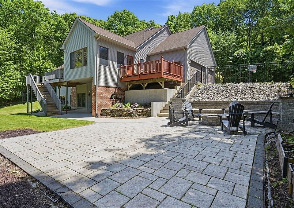 1st image of 2 Highview Cir