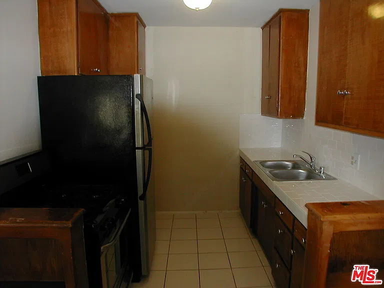 833 N Kingsley Dr #5 — Photo 6