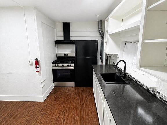 5th image of 1709 Walter St SE