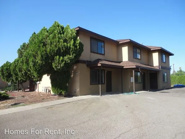 1081 N Stonegate Cove Dr, Porterville, CA 93257
