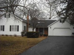 7008 Salisbury Rd, Maumee, OH 43537