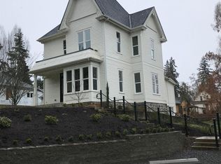 412 W Main St #A, Silverton, OR