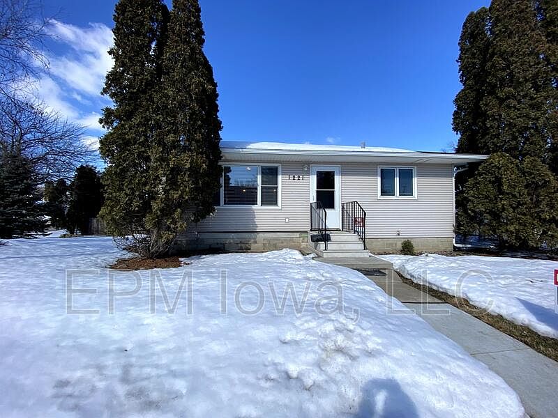 1st image of 1221 W 1st St