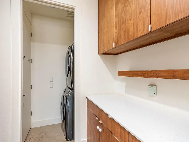 3305 Garden Villa Ln #B — Photo 16