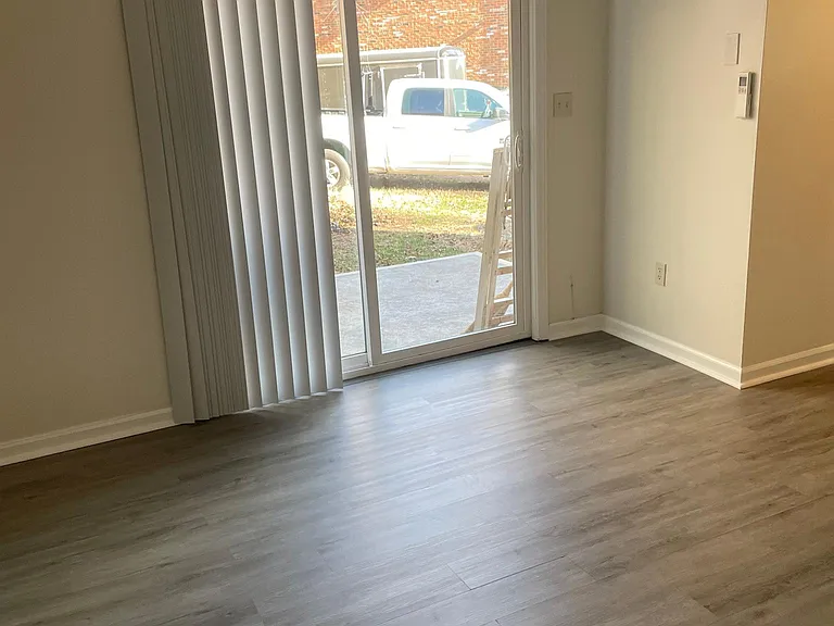 705 Suburban Ave SW — Photo 4