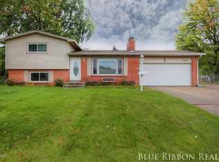 7351 Walnut Ave, Jenison, MI 49428