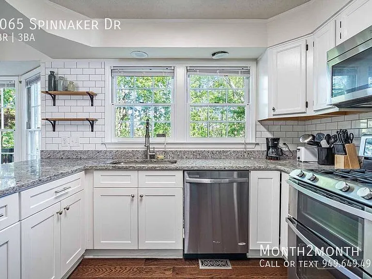 4065 Spinnaker Dr — Photo 15