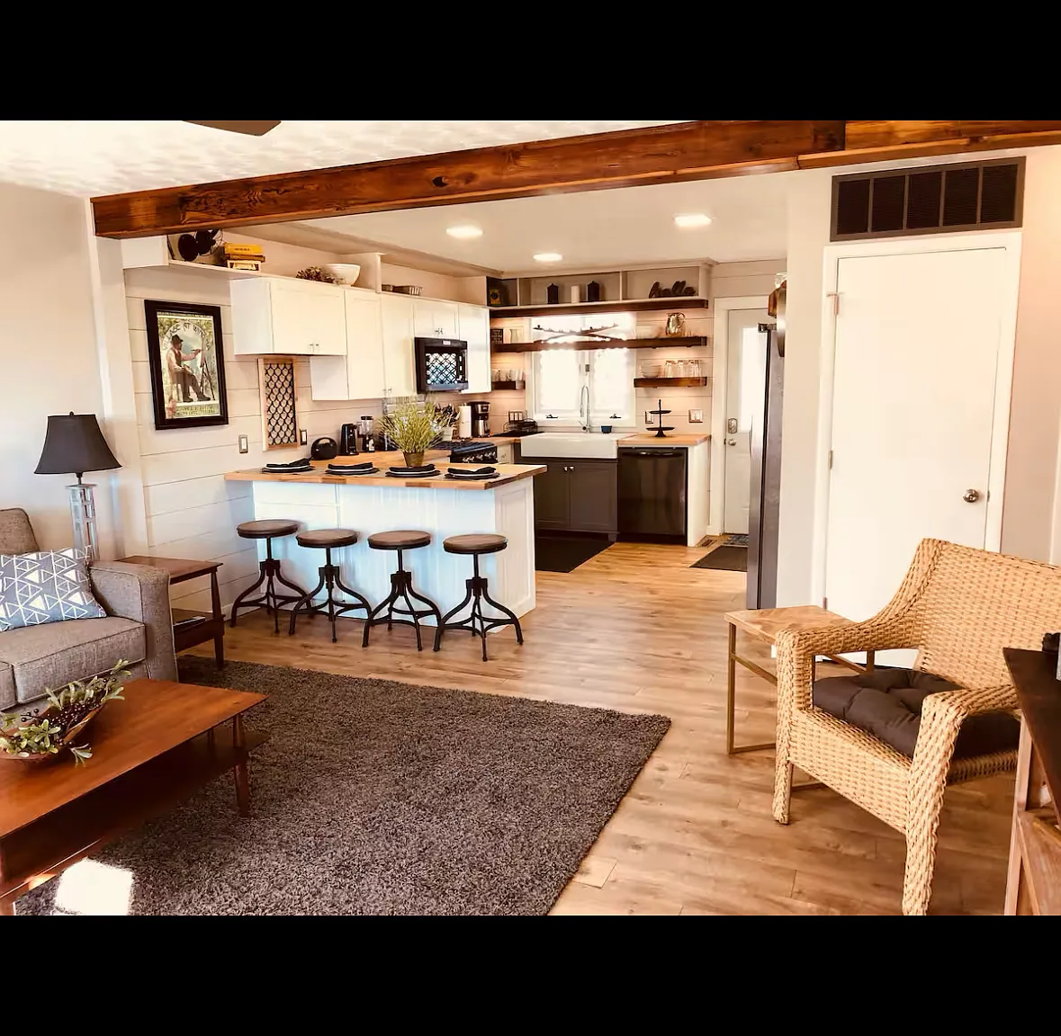 3 bed, 1008 sqft, $2,000 — Photo 1